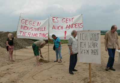 ejz08ajuni11.jpg (11411 Byte)